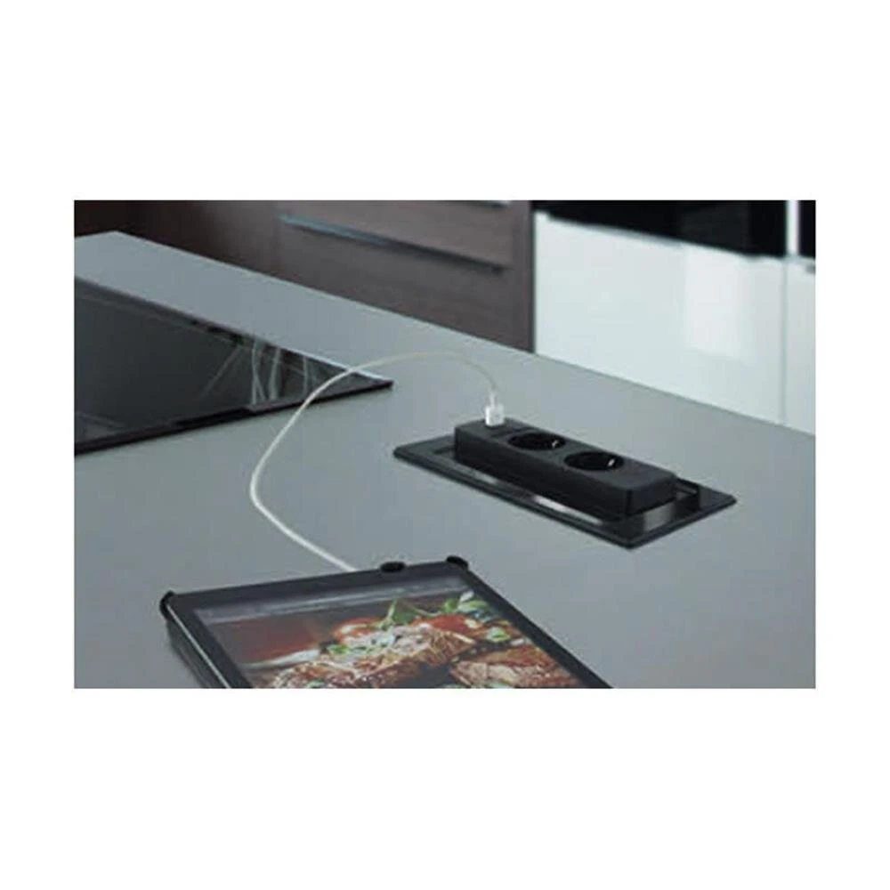 EVOline BackFlip Einbausteckdosenelement, Mit 2 Schweizer Steckdosen + USB-Typ-A Charger 3 EVOline BackFlip Einbausteckdosenelement, Mit 2 Schweizer Steckdosen + USB-Typ-A Charger – Bild 3