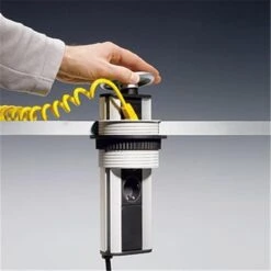 Schulte EVOline Port, Versenkbares Steckdosenelement, Mit 3 Schuko-Steckdosen, Deckel Kunststoff/silberfarben -Spulen Pro Verkauf schulte evoline port versenkbares steckdosenelement mit 3 schuko steckdosen deckel kunststoff silberfarben4